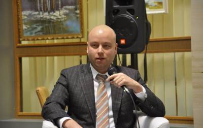 Максим Нефьодов - В Минфине исключают повышение безналогового лимита на посылки - rbc.ua - Украина