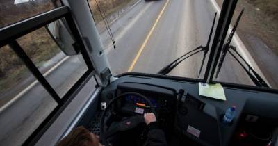 В Калининграде водитель автобуса проехал две остановки, не выпуская пассажиров