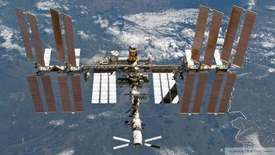 Работающие на МКС российские космонавты начали выход в открытый космос