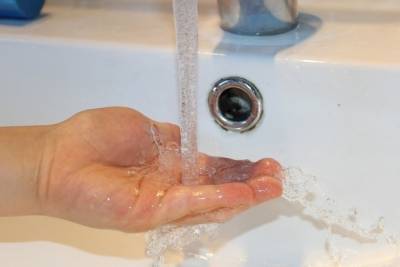 Почему после мытья рук нельзя пользоваться антисептиком