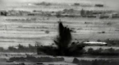 В сети показали удары авиации Израиля по объектам спецназа КСИР в Сирии (ВИДЕО) - lenta.ua - Сирия - Израиль