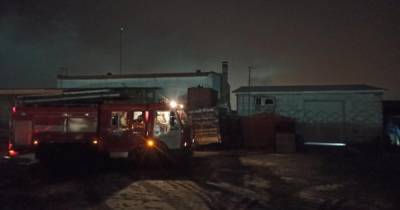 Пожар на предприятии в Хакасии унес жизнь четырех мужчин - ren.tv - респ. Хакасия - район Алтайский
