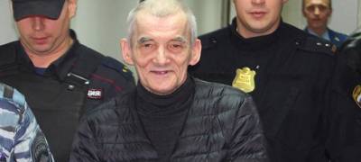 Страх: полиция взяла под охрану бывшую приемную дочку осужденного за педофилию Дмитриева