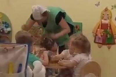 Няня, избившая девочку в детском саду Комсомольска-на-Амуре, уволена