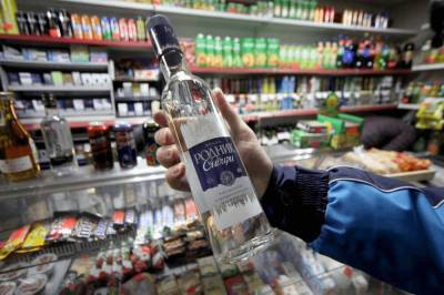 Эксперты Роскачества сравнили безопасность дорогой и дешевой водки