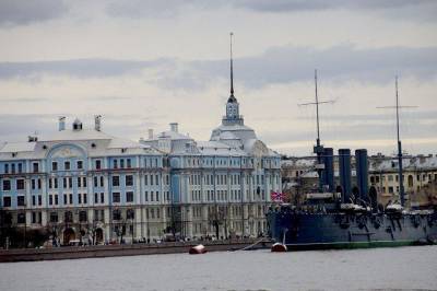 В Петербурге введены новые ограничения в связи с коронавирусом