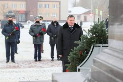 Губернатор отдал долг памяти защитникам Сталинграда