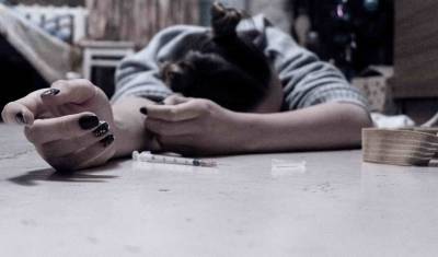 В Тюмени будут судить юношу, уговорившего несовершеннолетнюю принять наркотики