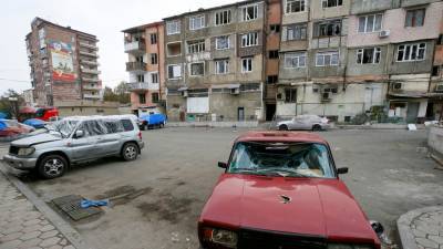 Российские спасатели приступили к обследованию зданий в Карабахе