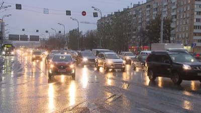 Московская глазурь: после ледяного дождя столица скользила все утро
