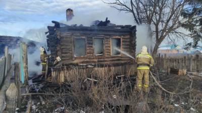 В Татарстане подросток спас из горящего дома трех маленьких братьев