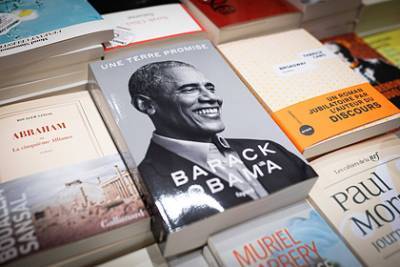 Мемуары Обамы побили рекорды продаж в первый день выхода
