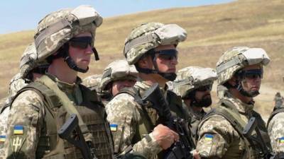 Украинские военные будут сдавать тест на уровень владения английским языком