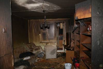 В Гродно при пожаре в квартире спасли мужчину