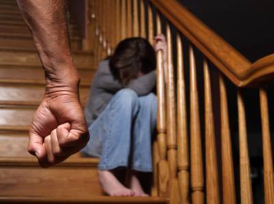 Астраханца приговорили к 25 годам колонии за изнасилование своей дочери