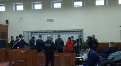 Рыдал на оглашении: фигурантов дела о пытках в колонии Ярославля освобождают из зала суда