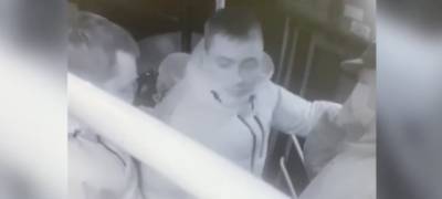 Полиция Петрозаводска опубликовала видео конфликта пассажиров в автобусе, где мужчину жестоко избили