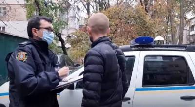 Вооруженный гастролер устроил облаву на водителей в Одессе: "набрасывается с ножом, а потом..."