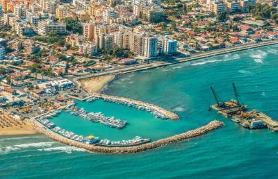«Белавиа» возобновляет рейсы на Кипр