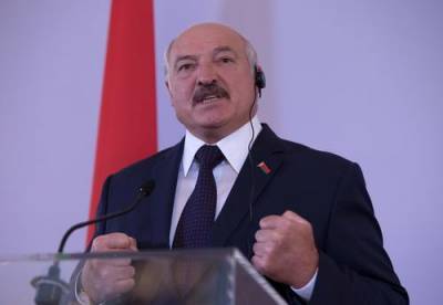 Комик Комиссаренко высмеял поведение Лукашенко: «Уже запустили акцию «Давайте поможем Саше найти портфель»»