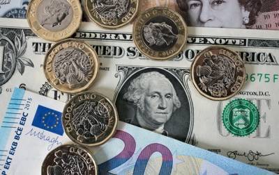 Доллар потерял место главной валюты в SWIFT