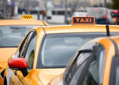 Минцифры займется вопросами финансирования единой службы такси для врачей