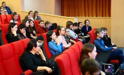 В Тюменской области два крупных форума для подростков и родителей пройдут онлайн