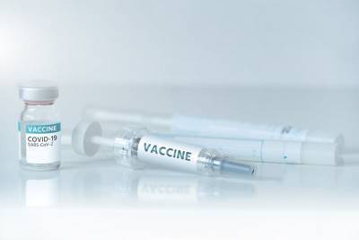 Оксфордская вакцина от COVID-19 показала хорошие результаты у пожилых - Cursorinfo: главные новости Израиля