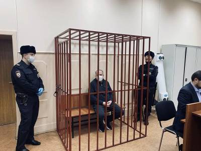 В Москве суд запретил аудитору СП Меню выходить из дома и использовать интернет