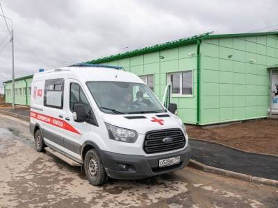 В Крыму «скорая» врезалась в столб: пострадали медики и беременная пациентка