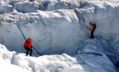Ученые: Дыры в ледяном щите Гренландии оказались больше, чем считалось ранее