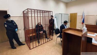 Басманный суд Москвы запретил Михаилу Меню выходить из дома