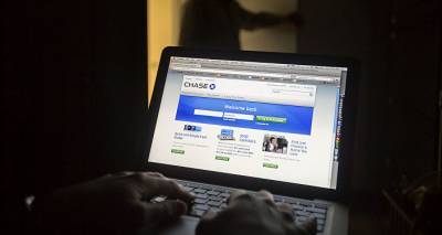 "Пытаются заполучить личные данные": СНБ предупреждает об опасных пользователях соцсетей