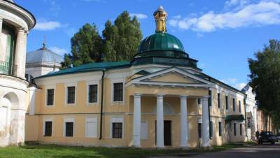 Купол Странноприимного дома в Торжке Тверской области отремонтируют