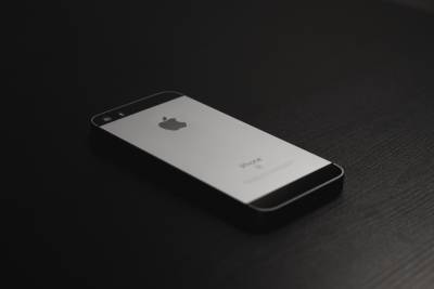 Apple выплатит компенсацию из-за замедления работы старых iPhone