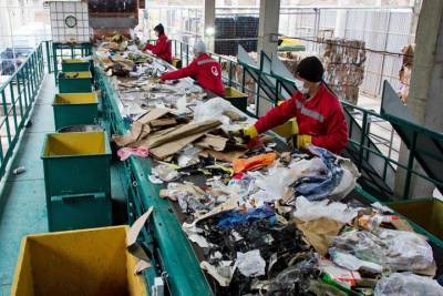 «Лишние 10 рублей мы в быту не замечаем»: новосибирский регоператор о новых тарифах на мусор, спорах с властью и сортировке отходов