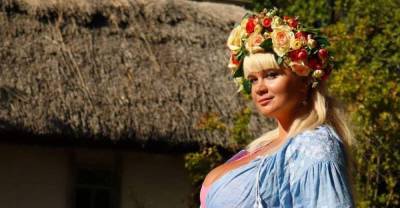 Украинка с 13-м размером бюста выпятила свои прелести перед Фаготом, кадры соблазна: «Платье аж трещит»