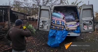 "Тонкое искусство отфутболивания": как потерявшим всё жителям Карабаха спасти имущество