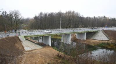 На М6 по короткому пути. 18 ноября открыли движение транспорта по обновленному мосту через Котру