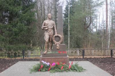 В Бологовском районе Тверской области открыли еще один монумент в честь героев Великой Отечественной войны