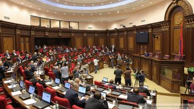 Парламент Армении обсудит отмену военного положения для отставки Пашиняна