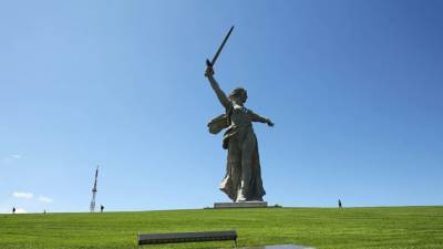 В Волгограде почтили память погибших в Сталинградской битве