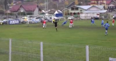 Гол века: в Румынии футболист отправил мяч в ворота "ударом скорпиона" (видео)