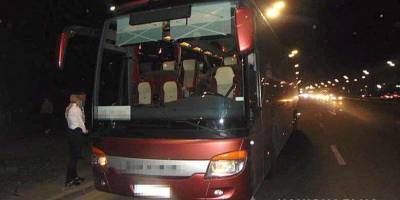 В Киеве пьяный мужчина с ножом напал на пассажиров автобуса