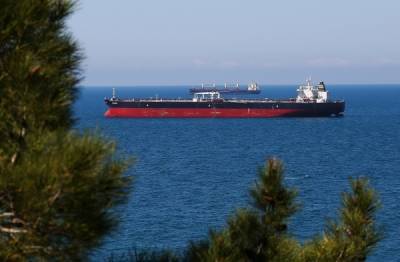 После взрыва в Азовском море с танкера исчезли боцман, матрос и практикант