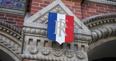 Полиция усилила наряд охраны у посольства Франции в Москве