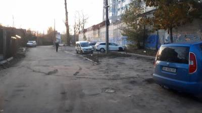 В трех районах Киева появятся новые официальные парковки
