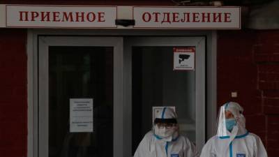 В Петербурге назвали число заболевших COVID-19 сотрудников больниц