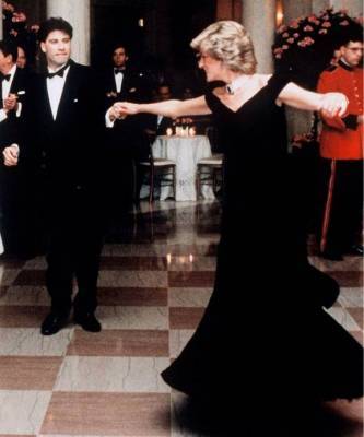 История одного платья: the Travolta dress, в котором принцесса Диана танцевала с Джоном Траволтой