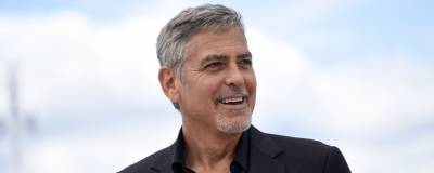 Джордж Клуни рассказал, как подарил друзьям по миллиону долларов